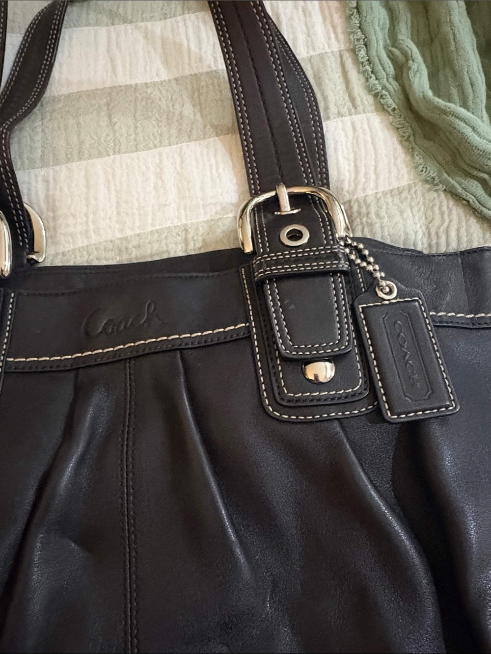 Coach Black Leather Bucket-Style Shoulder Bag with White Stitching - Picture 2 of 4